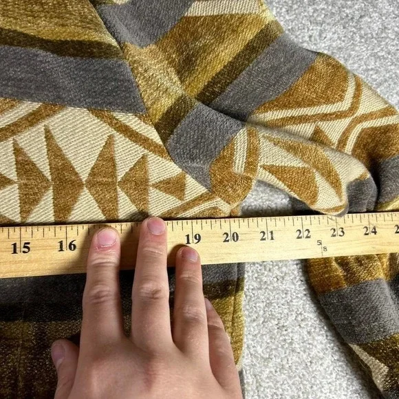 Vintage women's Aztec tapestry style button up cropped style chore jacket - Picture 6 of 6